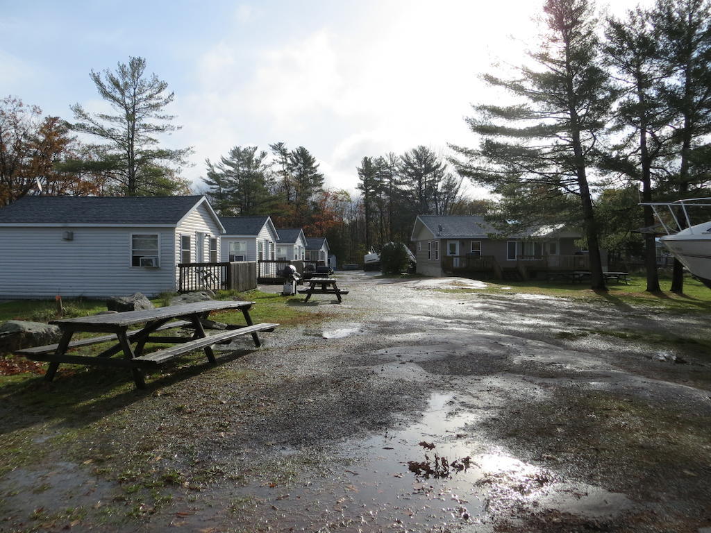 Halls Cottages Honey Harbor Eksteriør billede